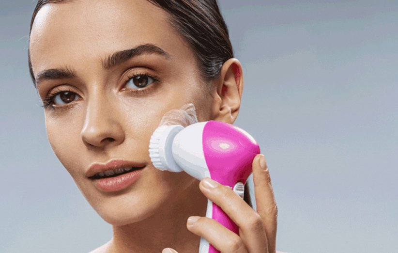 8 Amazing Benefits of Using a Face Brush for Skin Health and Beauty.