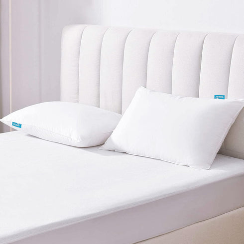 4 Pack Pillow Protectors with Zipper Breathable & Noiseless & Durable 100% Waterproof Pillow Cases Standard Size White Pillow Protector...