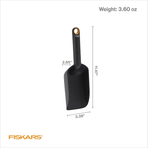 Fiskars Soil Scoop for Potting and Transplanting, Garden Tool Indoor Gardening, Made with Recycled Plastic, 1.5 Cups...