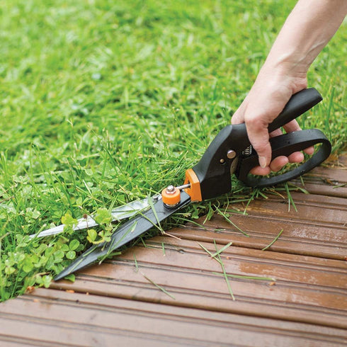 Fiskars Garden 392171-1002 Fiskars Grass, Swivel Shears, Black/Orange...