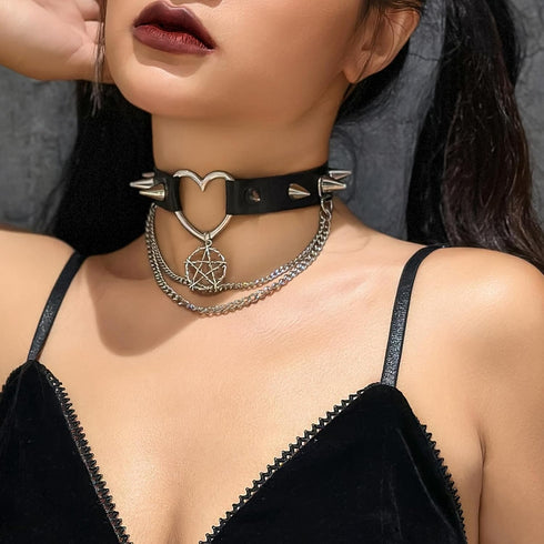 Black Choker PU Leather Spike Collar Necklace for Women,Thorn Heart Charm Choker Necklace,Goth Chain Pendant Rivet Cool Necklace,Statement Punk Je...