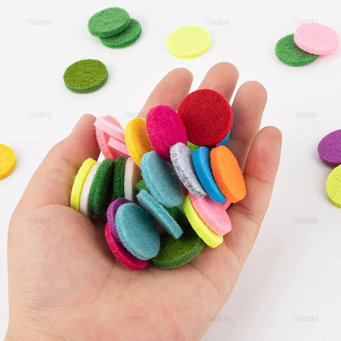 AUEAR, 100 Pack Replacement Felt Pads Round Essential Oil Diffuser Locket Necklace Refill for Bracelet Car Vent Clip 0.87 inch...