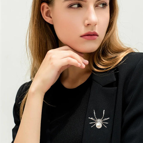 yueton 2Pack Spider Brooch Pins Exquisite Black and Silver Spider Brooch Pins Gothic Personalized Brooches Halloween Pin Accessories for Women...