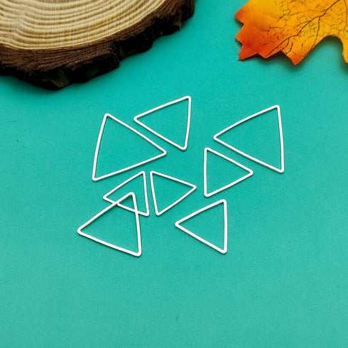 70Pcs Triangle Earring Beading Hoop,4Sizes Silver Earring Bead Connector Links Open Bezels Linking Rings Earrings Pendant for DIY Jewelry Making F...