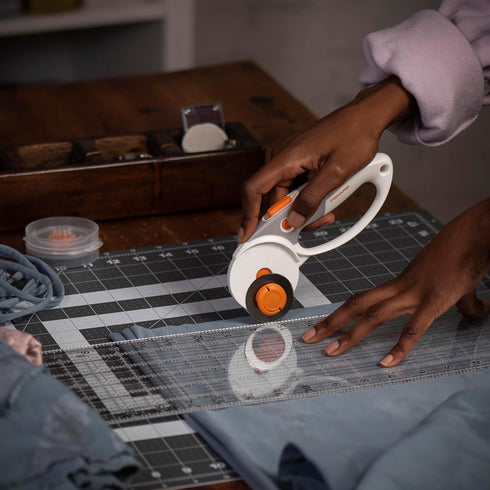 Fiskars® Easy Change DuoLoop Rotary Cutter (45 mm/60 mm)...